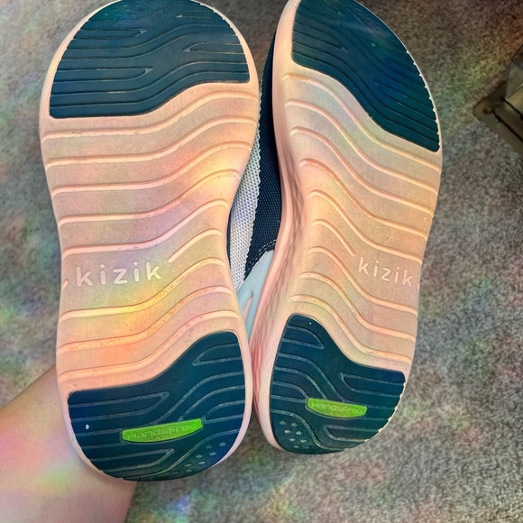 Kizik Women's Pink and navy Sneakers - Picture 3 of 5